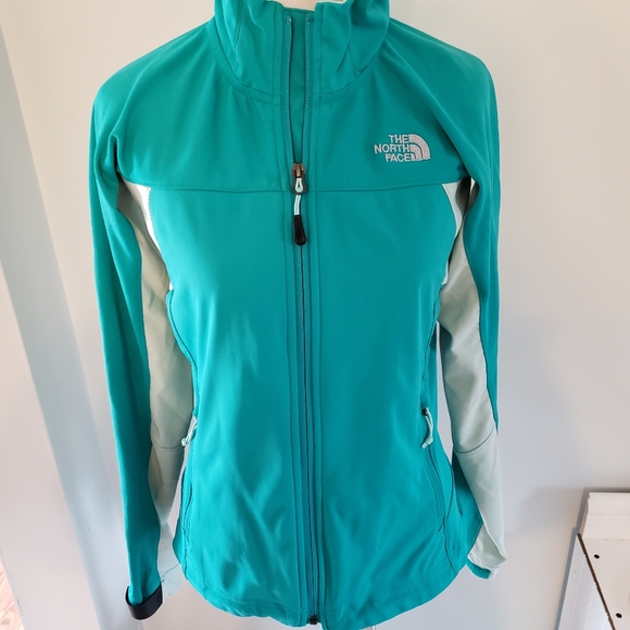 The North Face Jackets & Blazers - The North Face Womens Isotherm Jacket